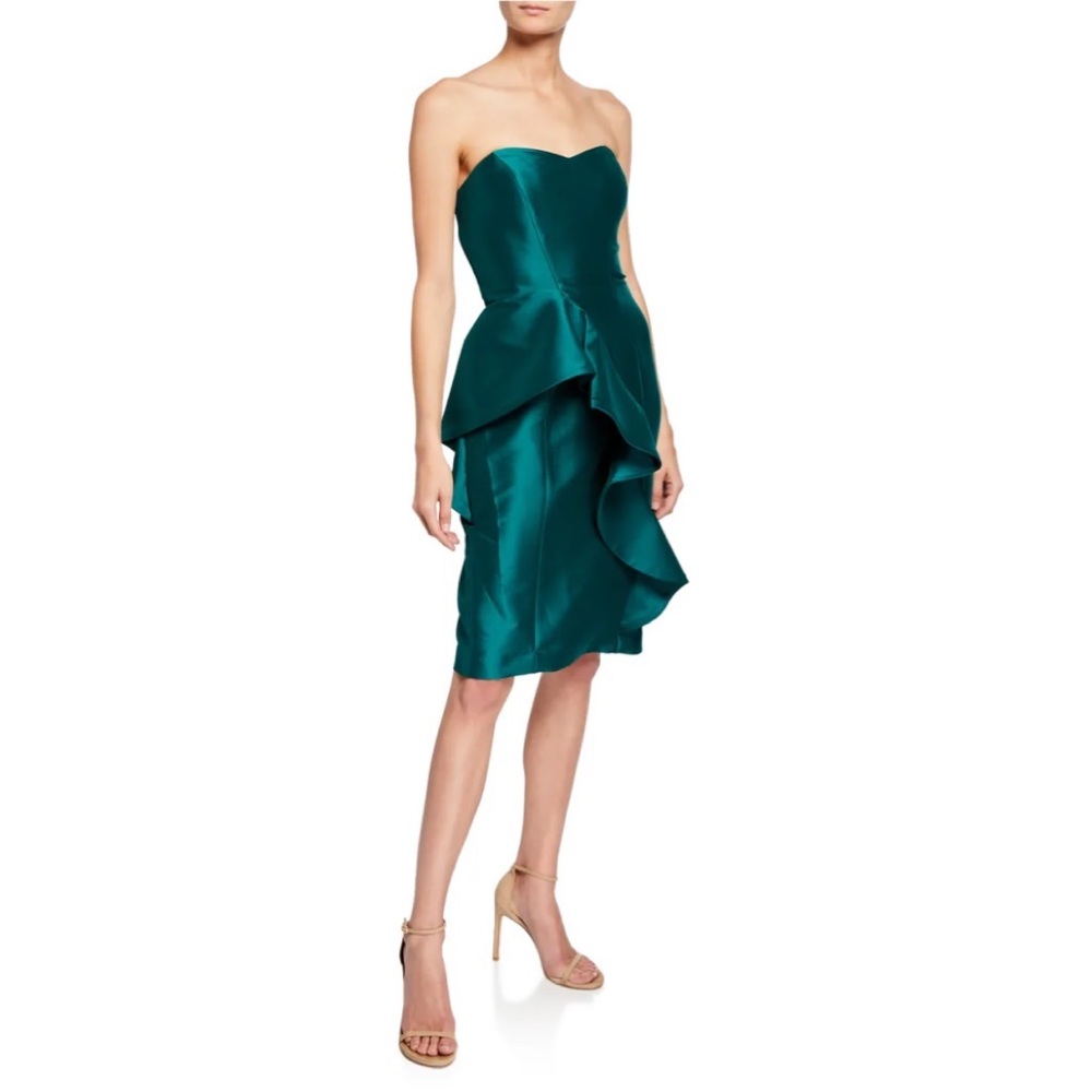 BADGLEY MISCHKA Strapless Sweetheart Sculpted Asymmetric Ruffle Gown
